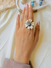 Load image into Gallery viewer, Angeli Elegant Ring