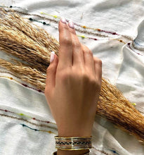 Load image into Gallery viewer, Hanaa Classy Bangle - Pure Copper