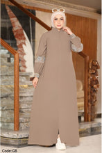 Load image into Gallery viewer, Atyaf Abaya - Crepe
