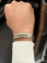 Load image into Gallery viewer, Taha Vintage Bracelet