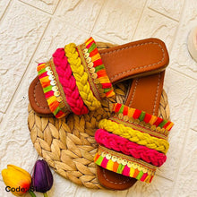 Load image into Gallery viewer, Mayan Handmade Slippers - Leather