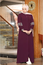 Load image into Gallery viewer, Atyaf Abaya - Crepe