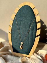 Load image into Gallery viewer, Pearly Shell Necklace - Stainless Steel