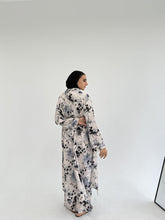 Load image into Gallery viewer, Dania Summer Suit - Satin
