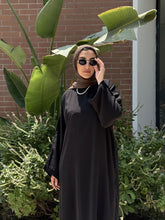 Load image into Gallery viewer, Rimas Suit - Crepe Royal