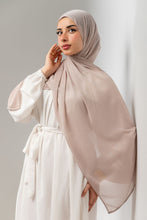 Load image into Gallery viewer, Lareen Scarf - Kuwaiti Soiree