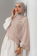 Load image into Gallery viewer, Lareen Scarf - Kuwaiti Soiree