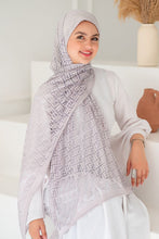 Load image into Gallery viewer, Sahar Scarf - Kuwaiti