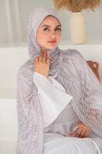Load image into Gallery viewer, Sahar Scarf - Kuwaiti