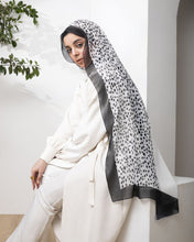 Load image into Gallery viewer, Nada Scarf - Kuwaiti Gauze Scarf