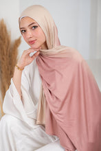 Load image into Gallery viewer, Eman Scarf - Kuwaiti Gel Degrade
