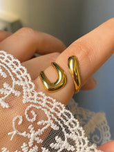 Load image into Gallery viewer, Selene Loop Ring - Stainless Steel