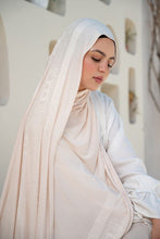 Load image into Gallery viewer, Nahla Scarf - Pure Kuwaiti