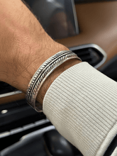 Load image into Gallery viewer, Taha Vintage Bracelet