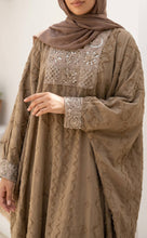 Load image into Gallery viewer, Asmahan Luxurious Linen Abaya