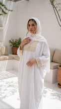 Load image into Gallery viewer, Asmahan Luxurious Linen Abaya