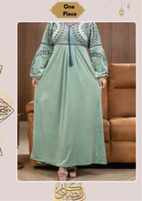 Load image into Gallery viewer, Noura Abaya - Velvet