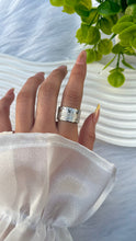 Load image into Gallery viewer, Luxurious Arabic ring - Silver Plated