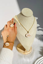 Load image into Gallery viewer, Your Name Gold Plated And Shell Stone Set