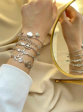 Load image into Gallery viewer, Zahraa Simple Bracelets