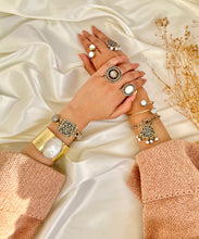 Load image into Gallery viewer, Quiet And Simple Elegance – Copper