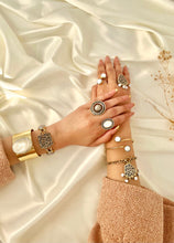 Load image into Gallery viewer, Quiet And Simple Elegance – Copper