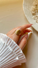 Load image into Gallery viewer, Summer Shell Ring - Stainless Steel