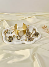 Load image into Gallery viewer, Quiet And Simple Elegance – Copper