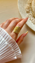 Load image into Gallery viewer, SeaShell Ring - Stainless Steel