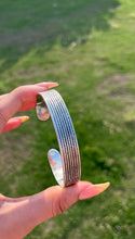 Load image into Gallery viewer, Rana bangle – Minimal Edge