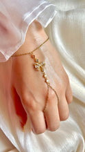 Load image into Gallery viewer, Sila Hand Chain - Stainless Steel
