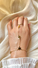 Load image into Gallery viewer, Small Flower Chain - Stainless Steel