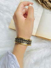 Load image into Gallery viewer, Rayman Bangle - Pure Copper