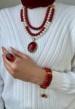 Load image into Gallery viewer, Sara Elegant Set Pearl and Marjan