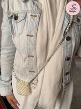 Load image into Gallery viewer, Zainab Airpods Bag - Pearl Stones
