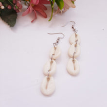 Load image into Gallery viewer, Pinar Simple Earrings