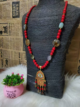Load image into Gallery viewer, Yasmina Necklace - Agate Stones