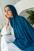 Load image into Gallery viewer, Dalila Scarf - Kuwaiti