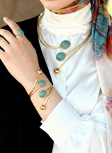 Load image into Gallery viewer, Hannah Delicate Set