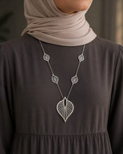 Load image into Gallery viewer, Effortless Chic Necklace - Silver & Gold Plated