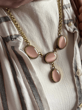 Load image into Gallery viewer, Unique Afnan Necklace - Agate Stone