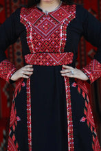 Load image into Gallery viewer, Yasmina Abaya - Crepe