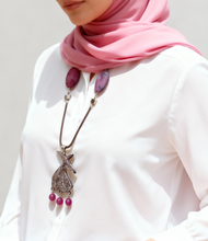 Load image into Gallery viewer, Zahra Pink Agate Necklace