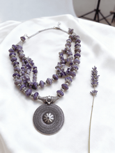 Load image into Gallery viewer, Violet Shinny Necklace