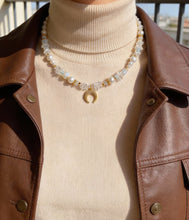 Load image into Gallery viewer, Moon Crescent Necklace