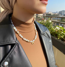 Load image into Gallery viewer, Moon Crescent Necklace