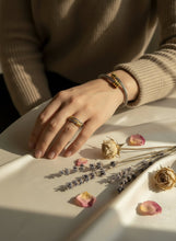 Load image into Gallery viewer, Silver Cable Set - Stainless Steel