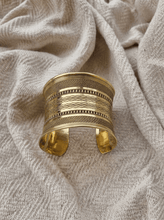 Load image into Gallery viewer, Golden Bronze Sands Bangle