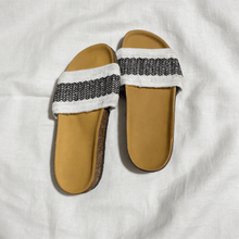 Load image into Gallery viewer, Asma Handmade Slippers - Leather