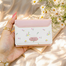 Load image into Gallery viewer, Floral Wallet